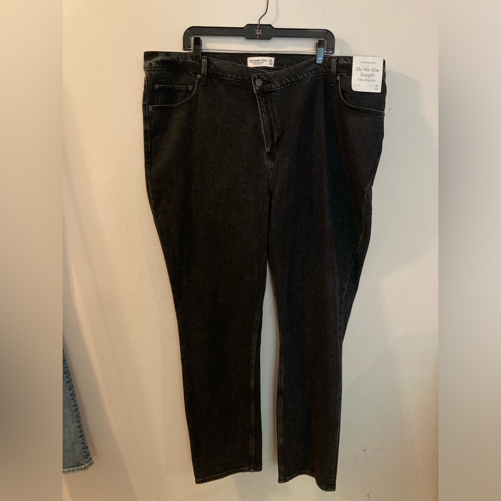 Abercrombie & Fitch The 90s Slim Straight Ultra High Rise Black Jeans - Picture 6 of 16